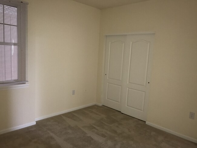 Building Photo - SOUTHMOOR @ RIDGELY MANOR