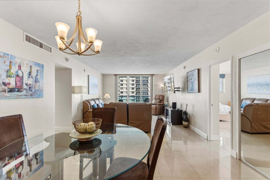 Building Photo - 3801 S Ocean Dr