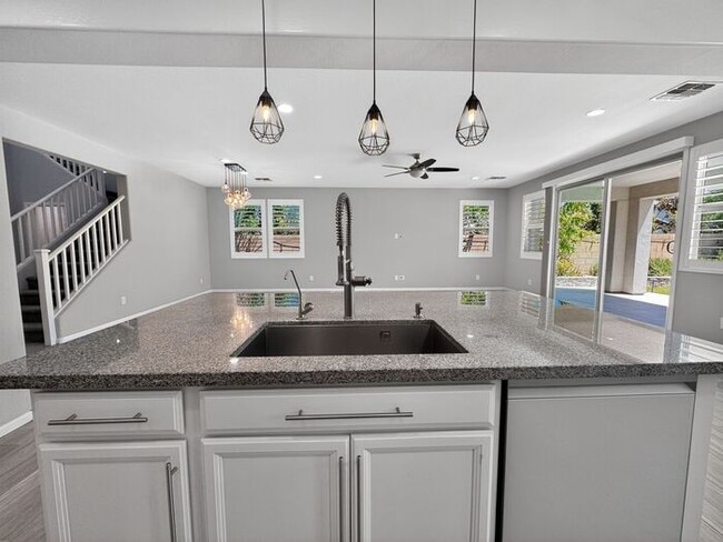 Building Photo - Stunning 5 Bed/5Bath Home in Gated Community – Over 3,100 SqFt of Modern Living -New Carpet throu...