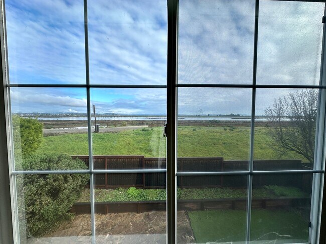 Building Photo - Coming Soon! Charming 3-Bedroom Hamilton Home