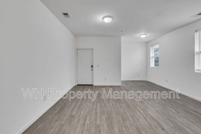 Building Photo - 265 E Old Hickory Blvd