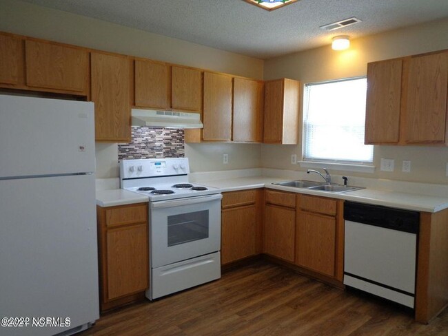 Building Photo - 1154 Pueble Drive, Jacksonville NC 28546