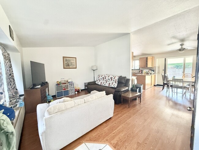 Building Photo - 1142 Silver Fir Dr