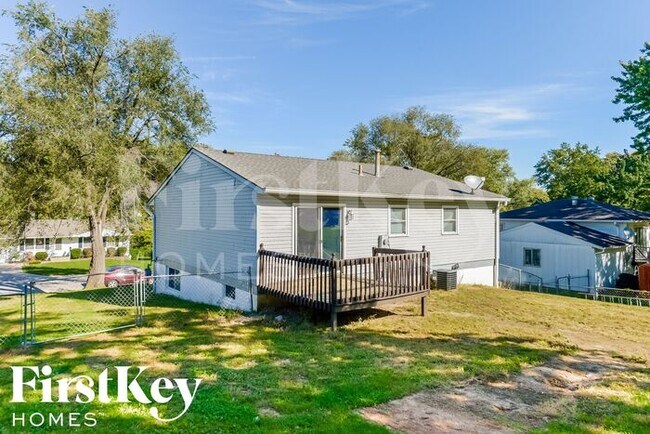 Building Photo - 18805 E Ponca Dr