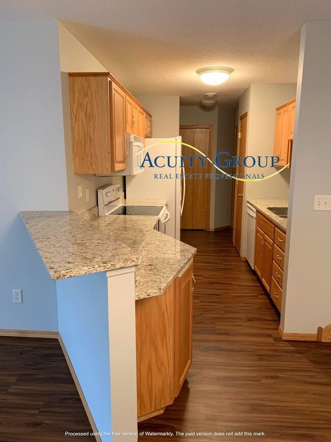 Building Photo - 3BR, 2BA, Champlin Townhome for Move in as soon as 9/1/2026