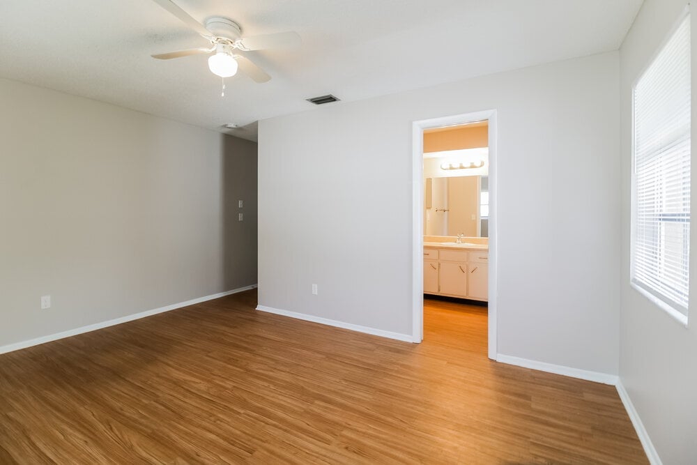 Building Photo - 323 SE 47th St