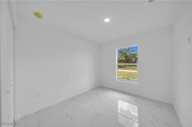 Building Photo - 1029 Winters St E