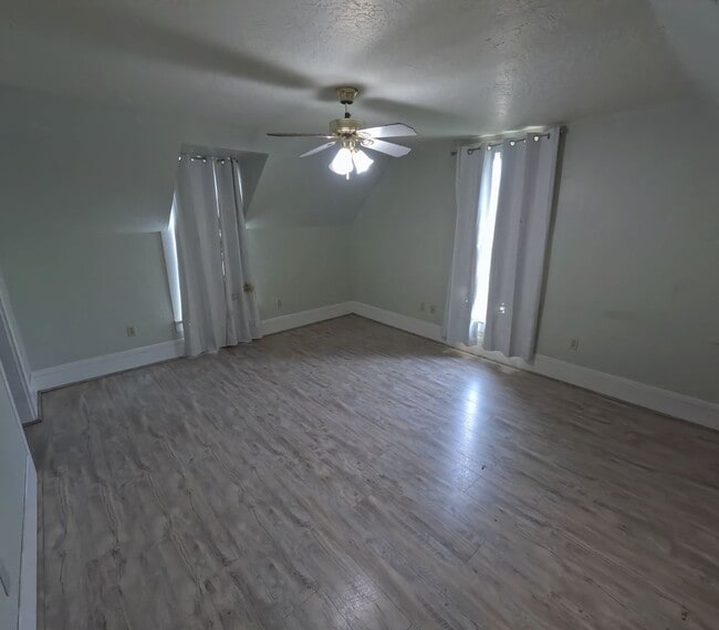 Building Photo - 4 bedroom, 2 bath house located in Downtown Stayton, OR