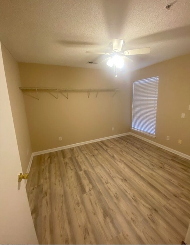 Building Photo - Private Bedroom + Bathroom Near NCSU