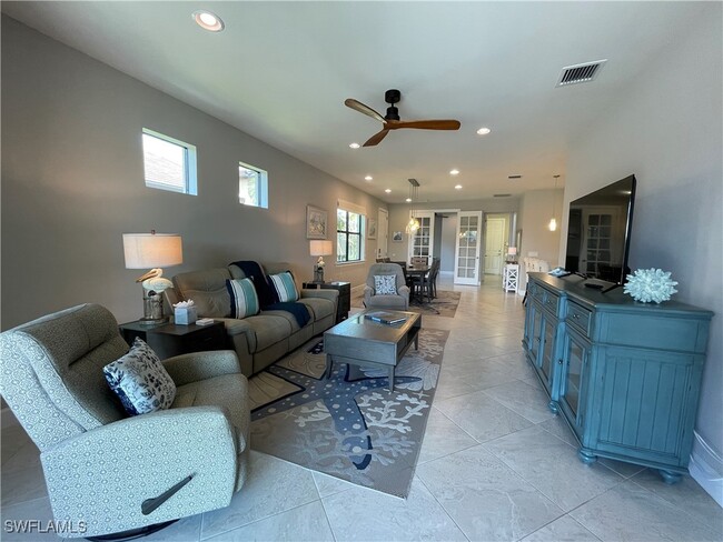 Building Photo - 7627 Jacaranda Ln