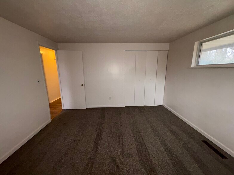 Bedroom - 6263 Cruxten Dr