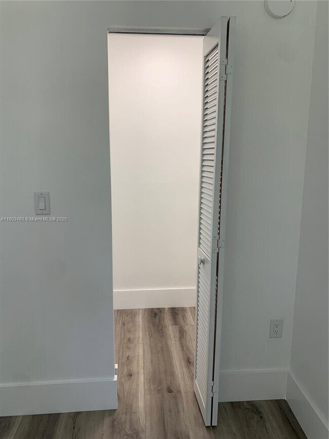 Building Photo - 9033 SW 123rd Ct