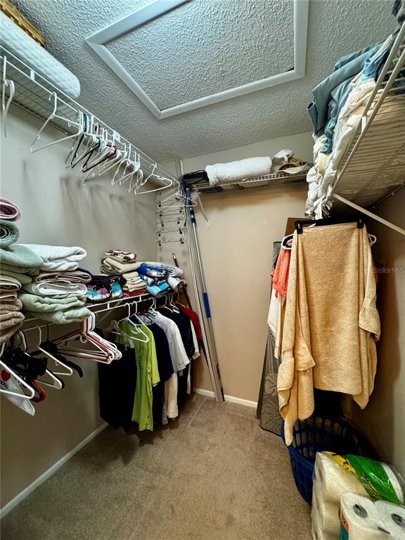 Building Photo - 4644 Weybridge St