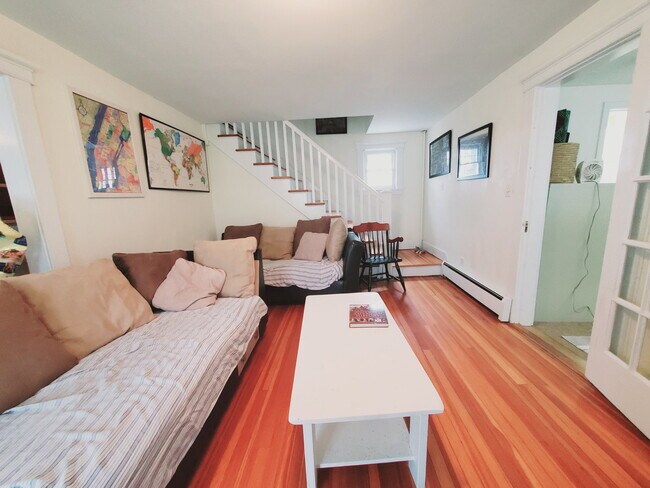 Building Photo - 61 Palmer St