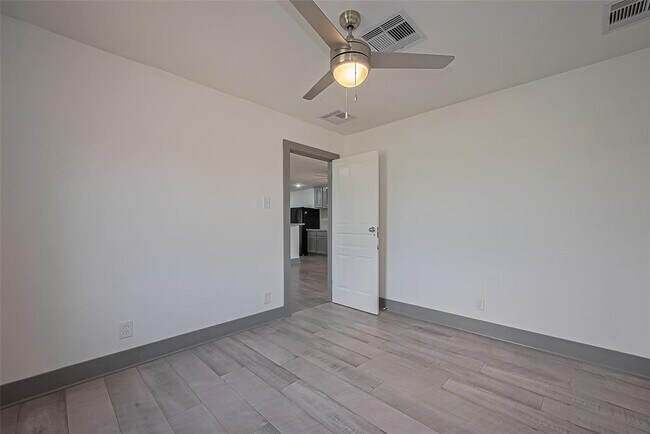 Building Photo - 22334 FM 762 Rd