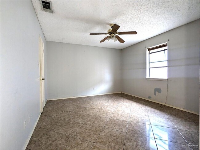 Building Photo - 2210 Elisa Ln