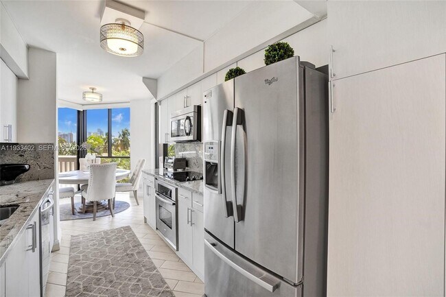 Building Photo - 1000 E Island Blvd