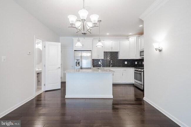 Building Photo - 23654 Hopewell Manor Terrace