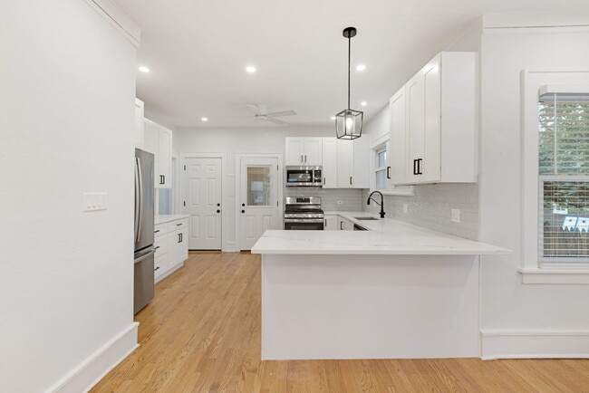 Building Photo - 217 Highwood Ave