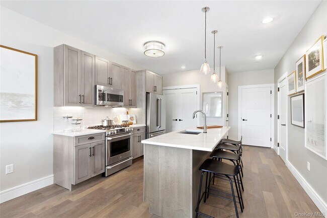 Building Photo - 990 Corporate Dr