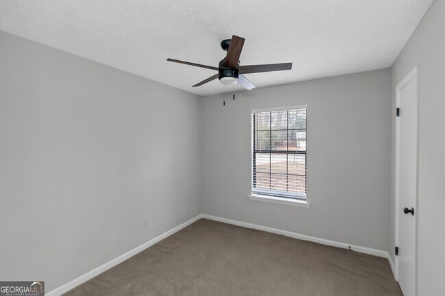 Building Photo - 321 Summerwood Ln