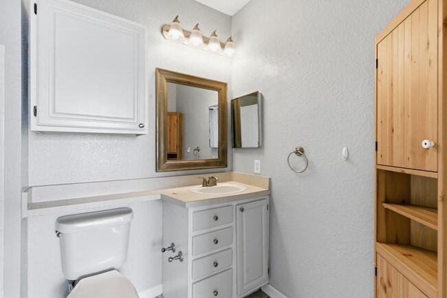 Building Photo - 5507 Legacy Crescent Pl