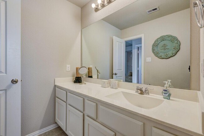Building Photo - 29809 Woodsons Edge Way