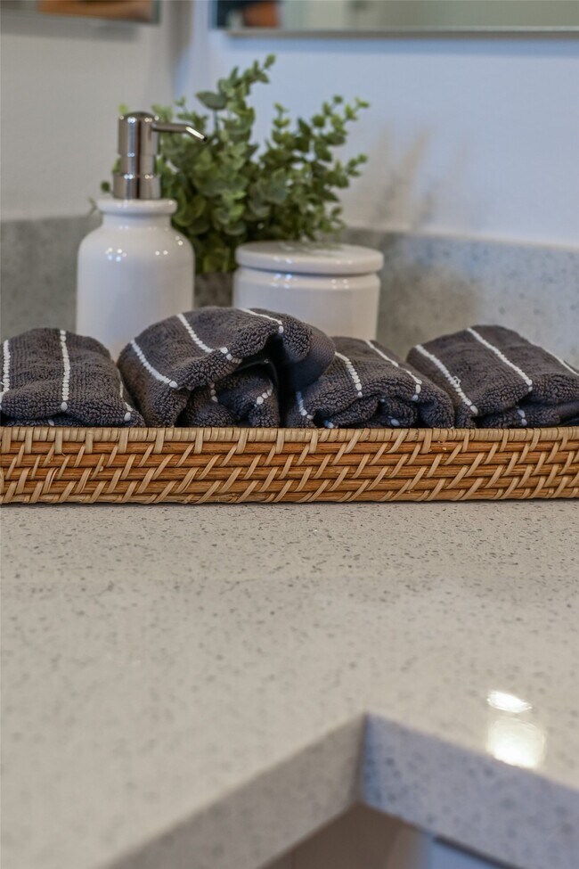 Building Photo - 7607 Victory Reserve St