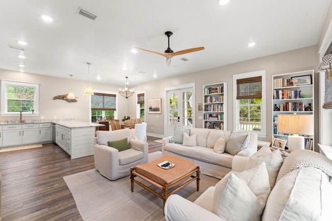 Building Photo - 156 Summer Breeze Ln