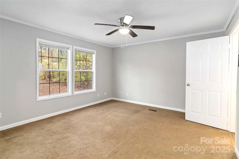 Building Photo - 2420 Creekside Dr