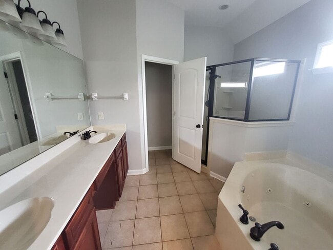 Building Photo - 42 Sterling Ridge Dr