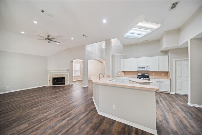 Building Photo - 10207 Trailblazer Ln