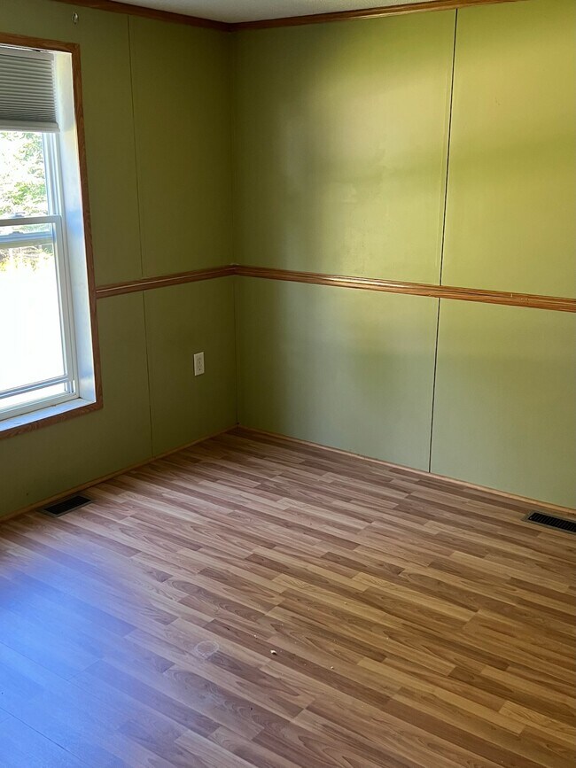 Building Photo - 32 Ginas Way