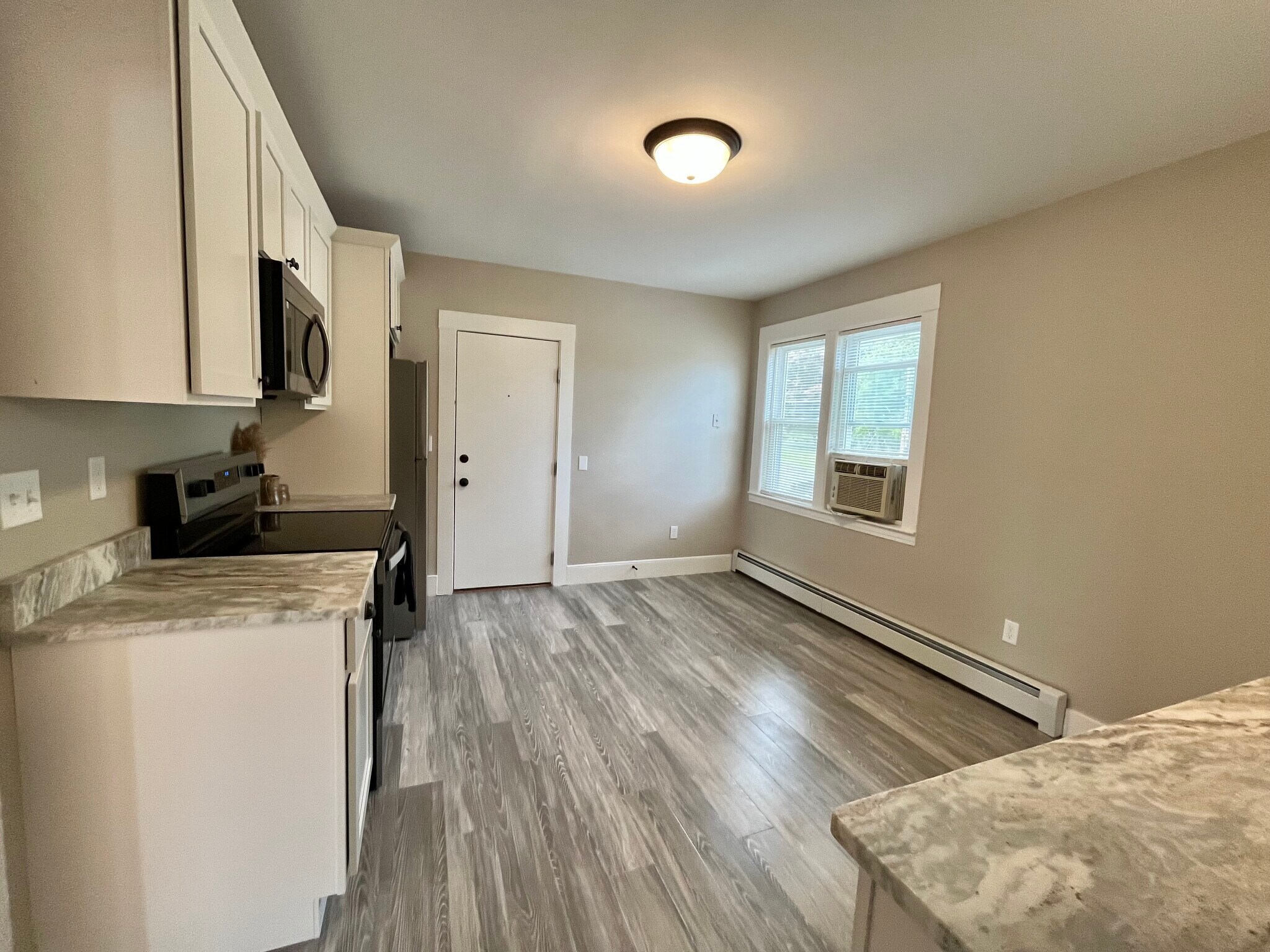 Building Photo - 86 Grove St