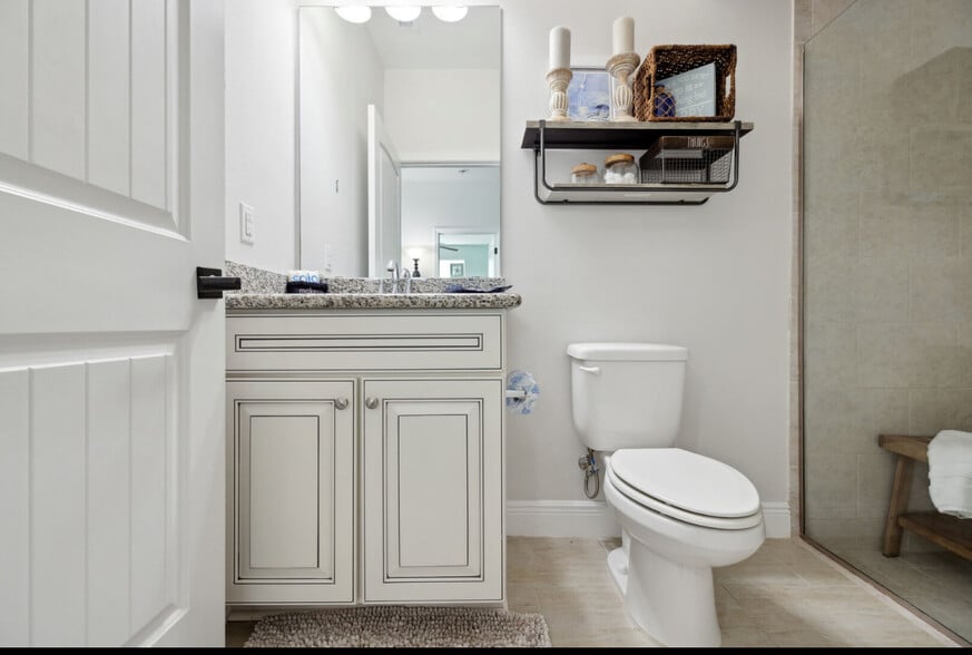 Building Photo - 20 Inlet Cv