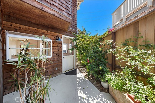 Building Photo - 28872 Alta Laguna Blvd