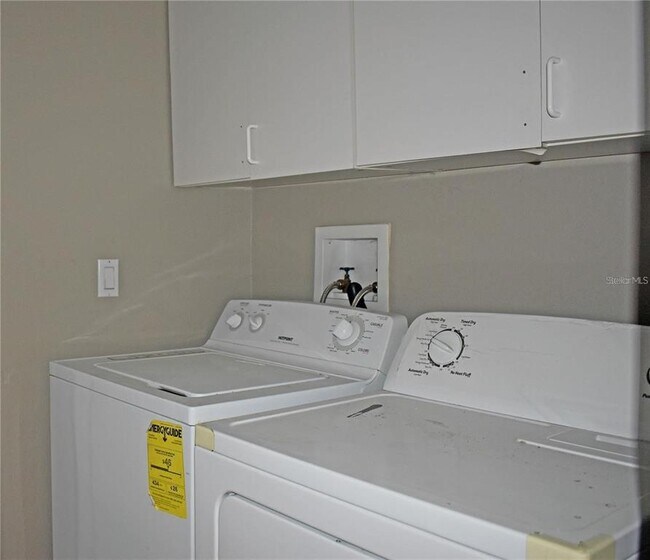 Building Photo - 14499 Tamarind Loop