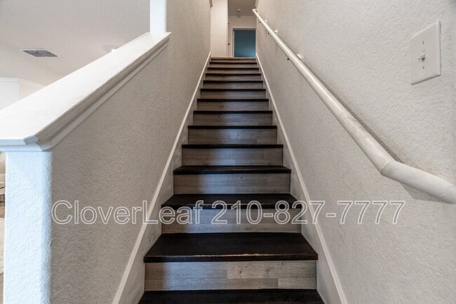 Building Photo - 10406 Labrado Dr