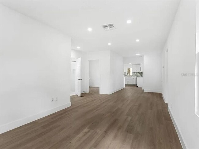 Building Photo - 4251 Tangerine Ave