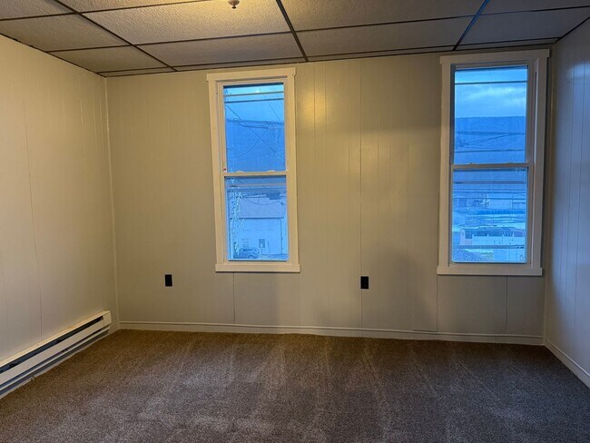 Building Photo - 201 W Market St