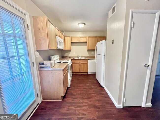 Building Photo - 100 Chalfont Dr