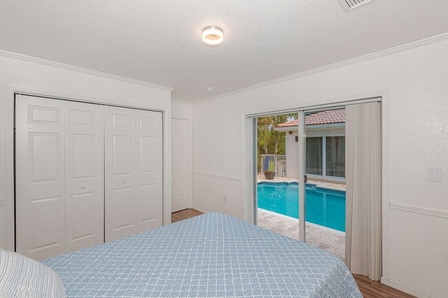 Building Photo - Exquisite Pool Home in Alhambra – Pembroke...