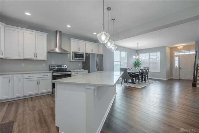 Building Photo - 225 Pointe Oakwood Way