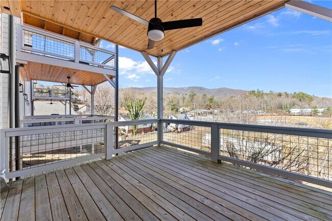 Building Photo - 35 Cottonwood St