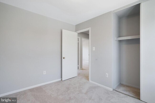 Building Photo - 12346 Woodlawn Ct