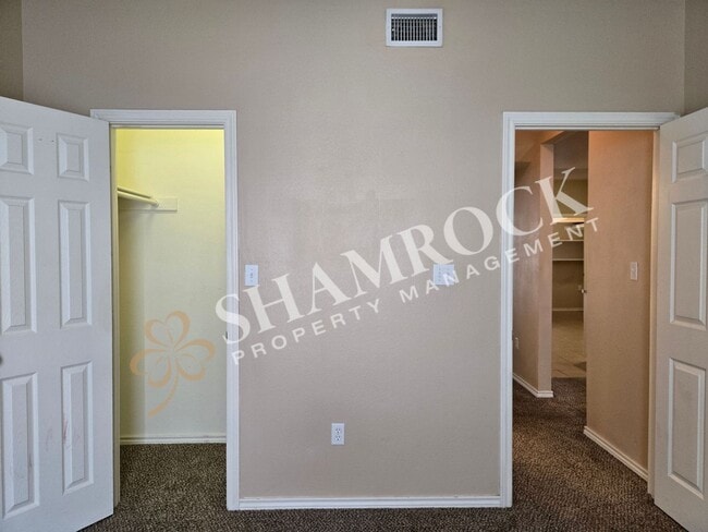 Building Photo - 2/1 Fourplex in Midway ISD!