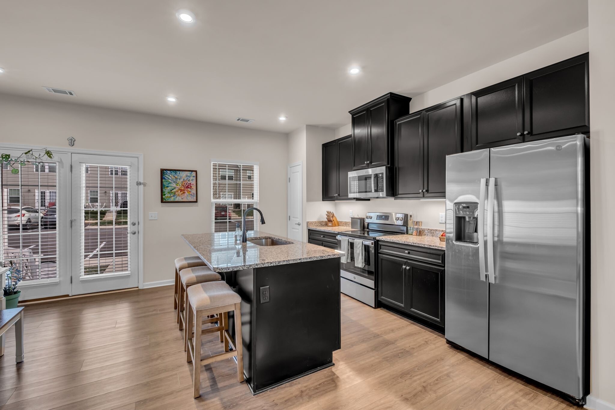 PROPERTY DOES NOT COME FURNISHED - 420 Park Ave