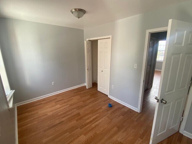 Building Photo - 1114 Jackson St