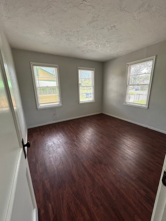 Building Photo - 8145 Marion Cir