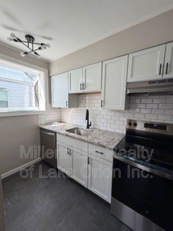 Building Photo - 611 E Madison Ave